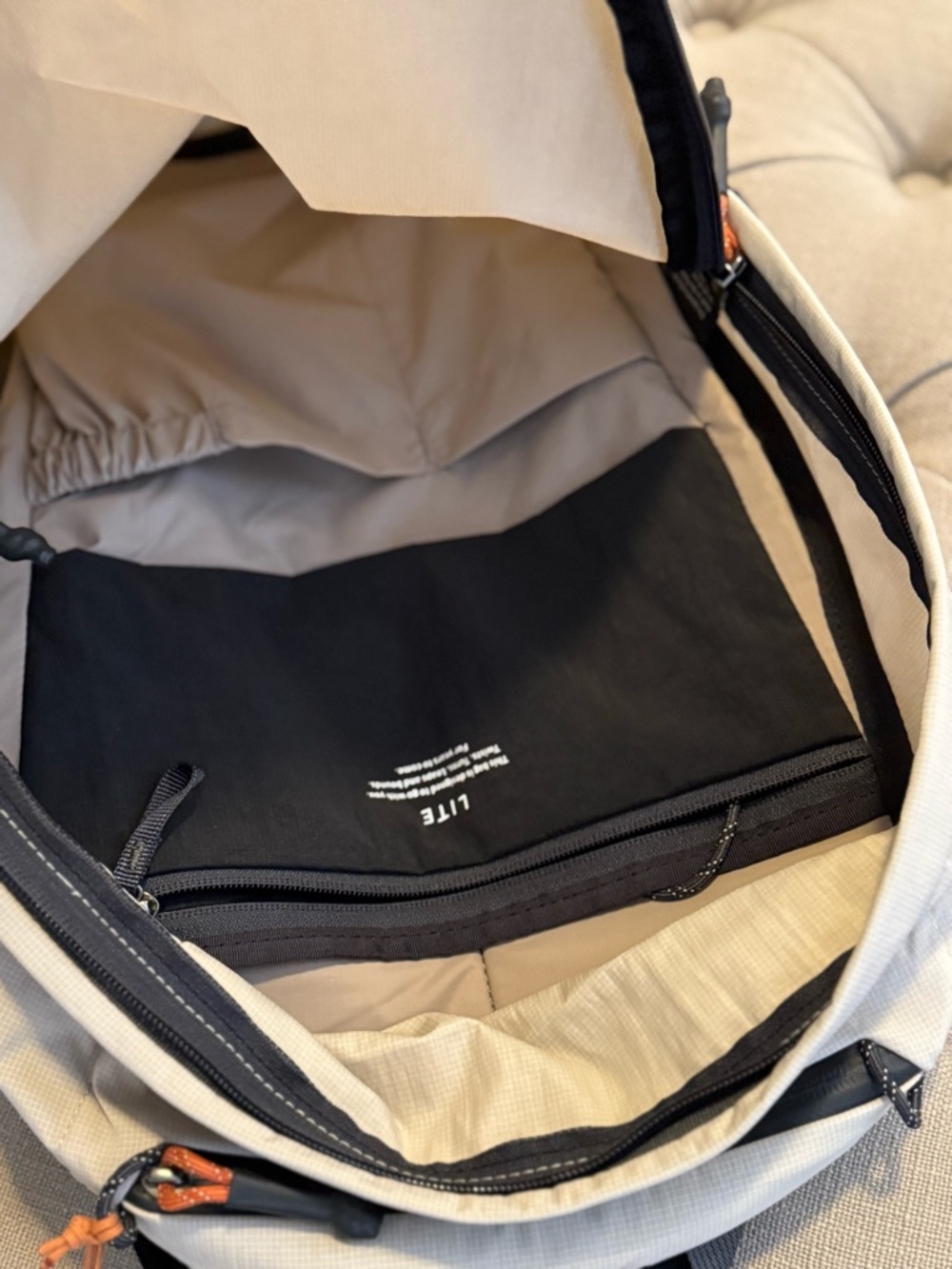 Bellroy Lite Daypack — Ash - Picture 4 of 8